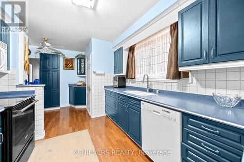 39 Danesbury Crescent, Brampton, ON - Indoor Photo Showing Kitchen