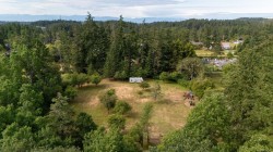 485 Beaver Lake Rd Saanich, BC V9E 2J7