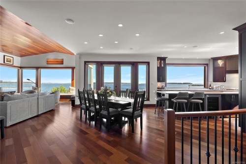 10206 Surfside Pl, Sidney, BC 