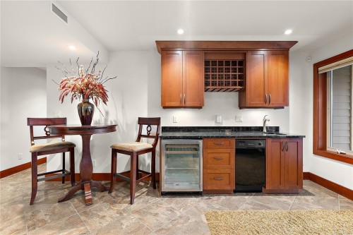 10206 Surfside Pl, Sidney, BC 