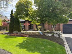2 BLUEHERON LANE Hamilton, ON L0R 1H1