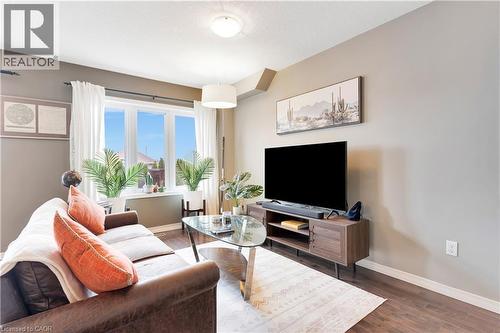 935 Zeller Crescent, Kitchener, ON - Indoor Photo Showing Living Room