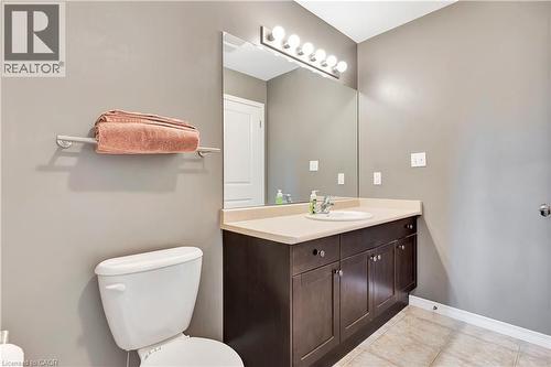 935 Zeller Crescent, Kitchener, ON - Indoor Photo Showing Bathroom
