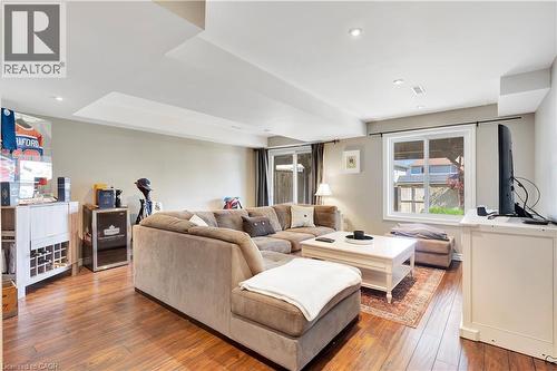 935 Zeller Crescent, Kitchener, ON - Indoor Photo Showing Living Room