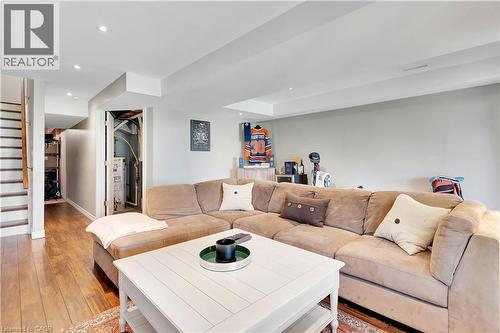 935 Zeller Crescent, Kitchener, ON - Indoor Photo Showing Living Room