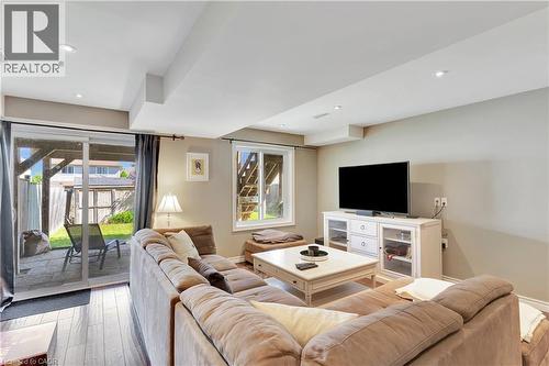935 Zeller Crescent, Kitchener, ON - Indoor Photo Showing Living Room