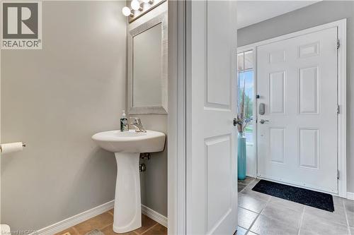 935 Zeller Crescent, Kitchener, ON - Indoor Photo Showing Bathroom