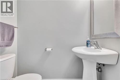 935 Zeller Crescent, Kitchener, ON - Indoor Photo Showing Bathroom