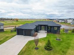 611 Muirfield COVE Niverville, MB R0A 0A1