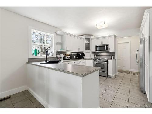 15 Glenforest Dr, Riverview, NB 