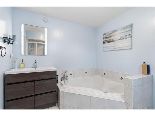 15 Glenforest Dr, Riverview, NB 