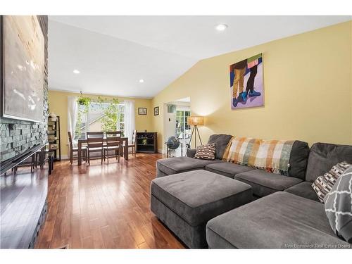 15 Glenforest Dr, Riverview, NB 