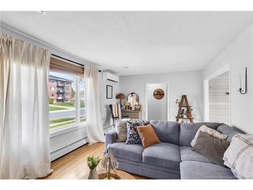 368 Canterbury Dr, Fredericton, NB 