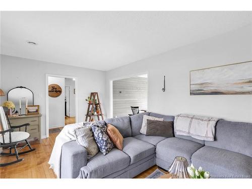 368 Canterbury Dr, Fredericton, NB 