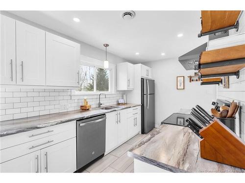 368 Canterbury Dr, Fredericton, NB 
