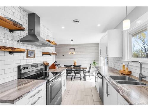 368 Canterbury Dr, Fredericton, NB 