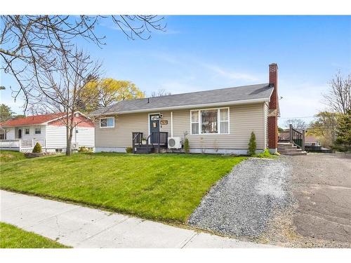368 Canterbury Dr, Fredericton, NB 
