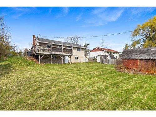 368 Canterbury Dr, Fredericton, NB 