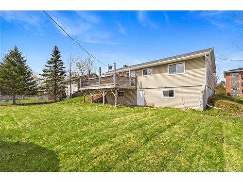 368 Canterbury Dr, Fredericton, NB 