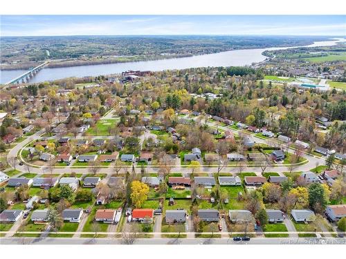 368 Canterbury Dr, Fredericton, NB 
