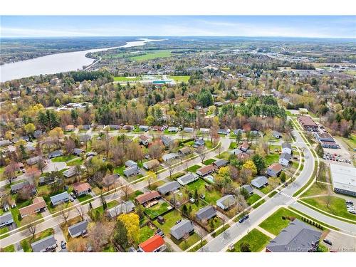 368 Canterbury Dr, Fredericton, NB 