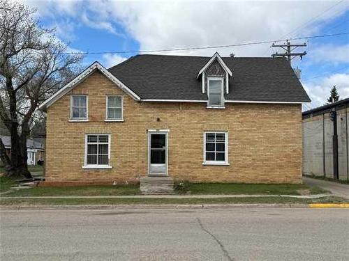 302 Queen Street W, Virden, MB - Outdoor