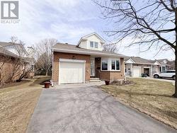 16 - 32 INNESBROOK COURT Ottawa, ON K2S 1C7