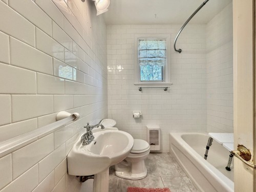 Salle de bains - 415 Rue Bédard, Lachute, QC - Indoor Photo Showing Bathroom