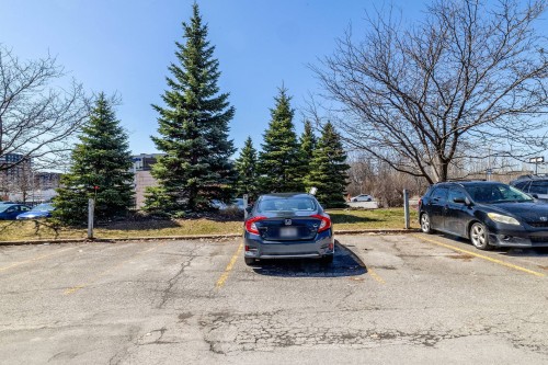 Parking - 118-1605 Boul. Du Souvenir, Laval (Laval-Des-Rapides), QC - Outdoor