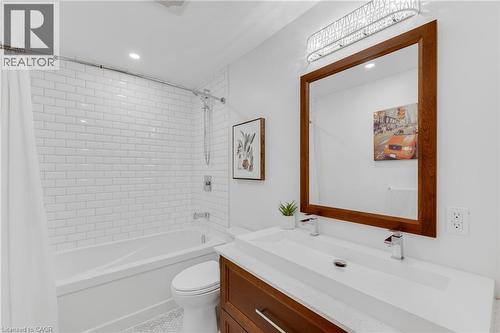 2092 Highway 6, Puslinch, ON - Indoor Photo Showing Bathroom
