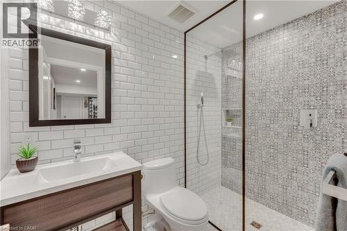 2092 Highway 6, Puslinch, ON - Indoor Photo Showing Bathroom