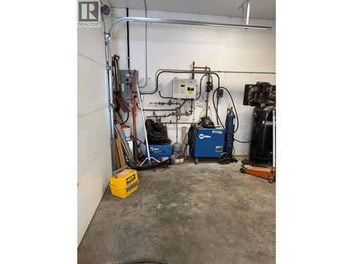 Lockable Shop at Barn has infloor heating - 1403 Notch Hill Road, Sorrento, BC 