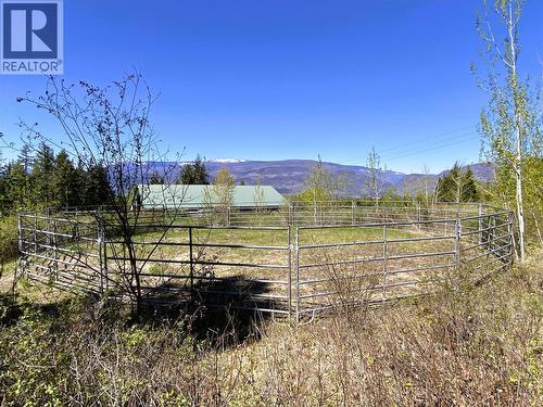 50' Round pen - 1403 Notch Hill Road, Sorrento, BC 