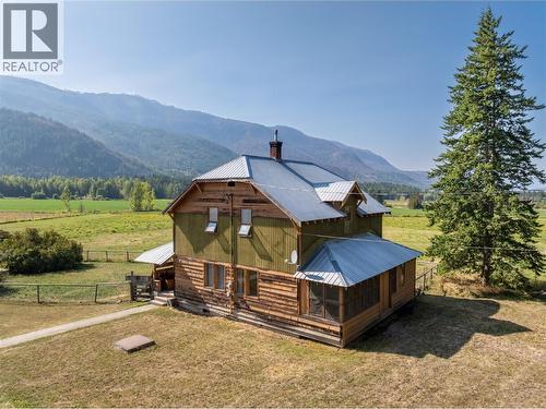 Original 1936 Farmhouse - 1403 Notch Hill Road, Sorrento, BC 