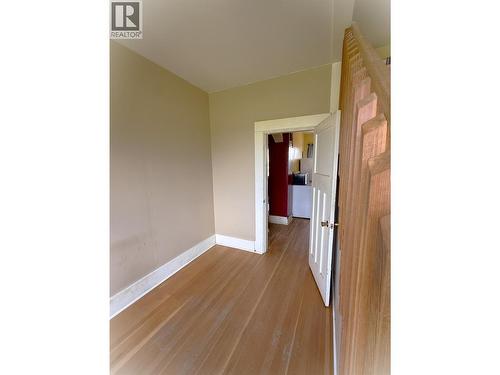 Farmhouse - Hall Room at foot of stairs - 1403 Notch Hill Road, Sorrento, BC 