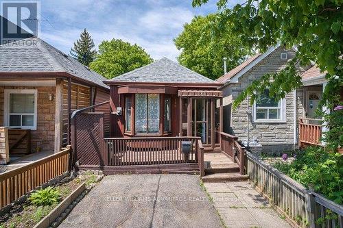 186 CEDRIC AVENUE  Toronto, ON M6C 3X8