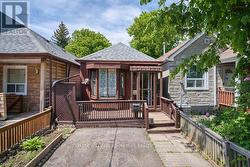 186 CEDRIC AVENUE Toronto, ON M6C 3X8