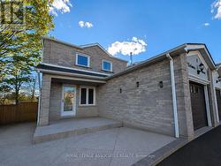 8 CHALMERS CRESCENT  Ajax, ON L1S 5Z5