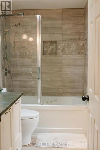 10 Endicott Drive, St. Catharines (Grapeview), ON - Indoor Photo Showing Bathroom