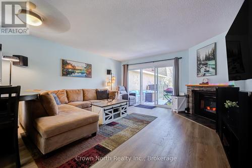 19 - 2 Paradise Boulevard, Ramara, ON - Indoor Photo Showing Living Room