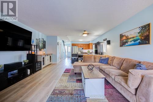 19 - 2 Paradise Boulevard, Ramara, ON - Indoor Photo Showing Living Room