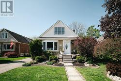 758 WILTON CRESCENT Woodstock (Woodstock - North), ON N4S 7H3