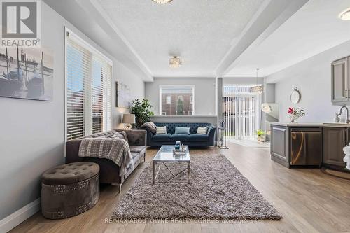 3872 Skyview Street, Mississauga, ON - Indoor Photo Showing Living Room
