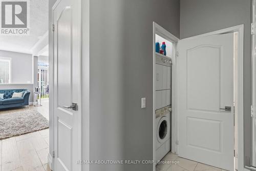 3872 Skyview Street, Mississauga, ON - Indoor Photo Showing Laundry Room