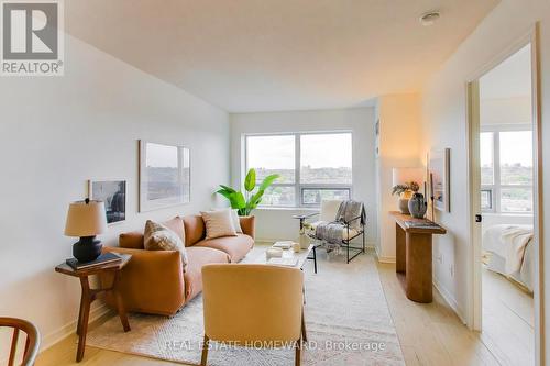 1315 - 60 HEINTZMAN STREET  Toronto, ON M6P 5A1