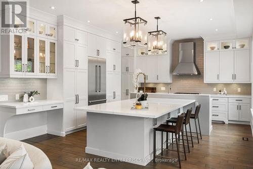 1343 Milton Avenue, Mississauga, ON - Indoor Photo Showing Kitchen With Upgraded Kitchen