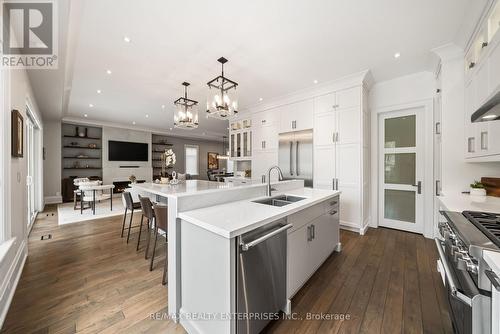1343 Milton Avenue, Mississauga, ON - Indoor Photo Showing Kitchen With Double Sink With Upgraded Kitchen