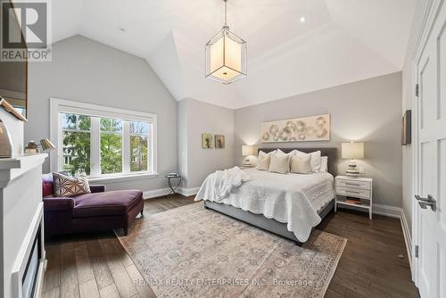 1343 Milton Avenue, Mississauga, ON - Indoor Photo Showing Bedroom