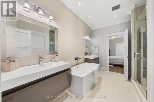 1343 Milton Avenue, Mississauga, ON - Indoor Photo Showing Bathroom