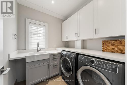 1343 Milton Avenue, Mississauga, ON - Indoor Photo Showing Laundry Room